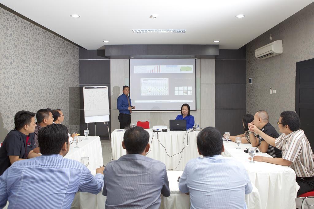 Cordela Hotel Medan Luaran gambar