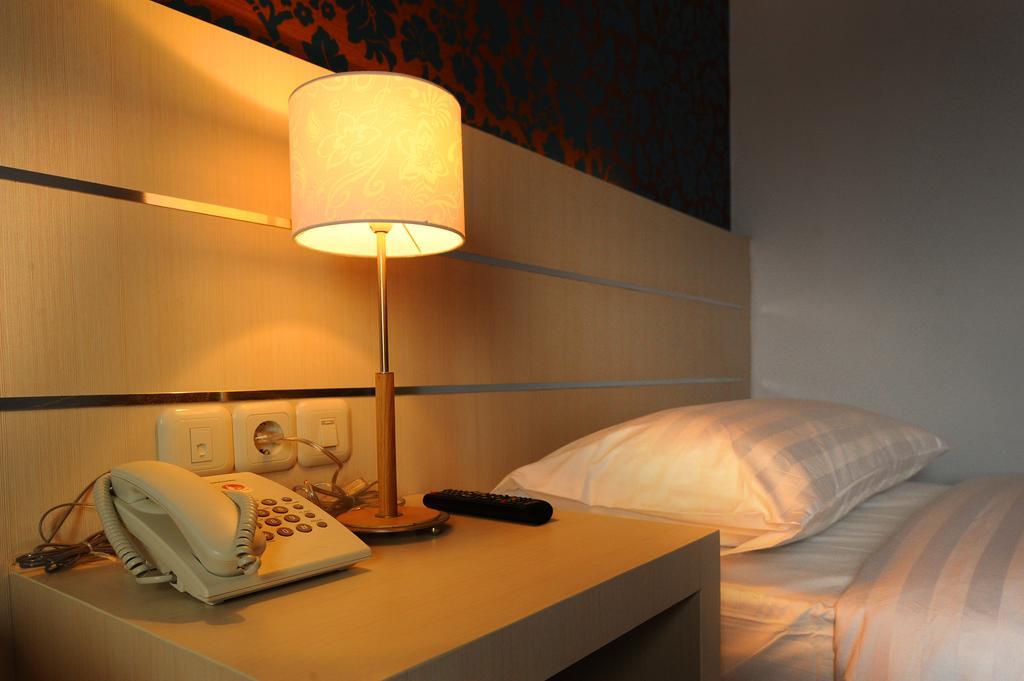 Cordela Hotel Medan Luaran gambar
