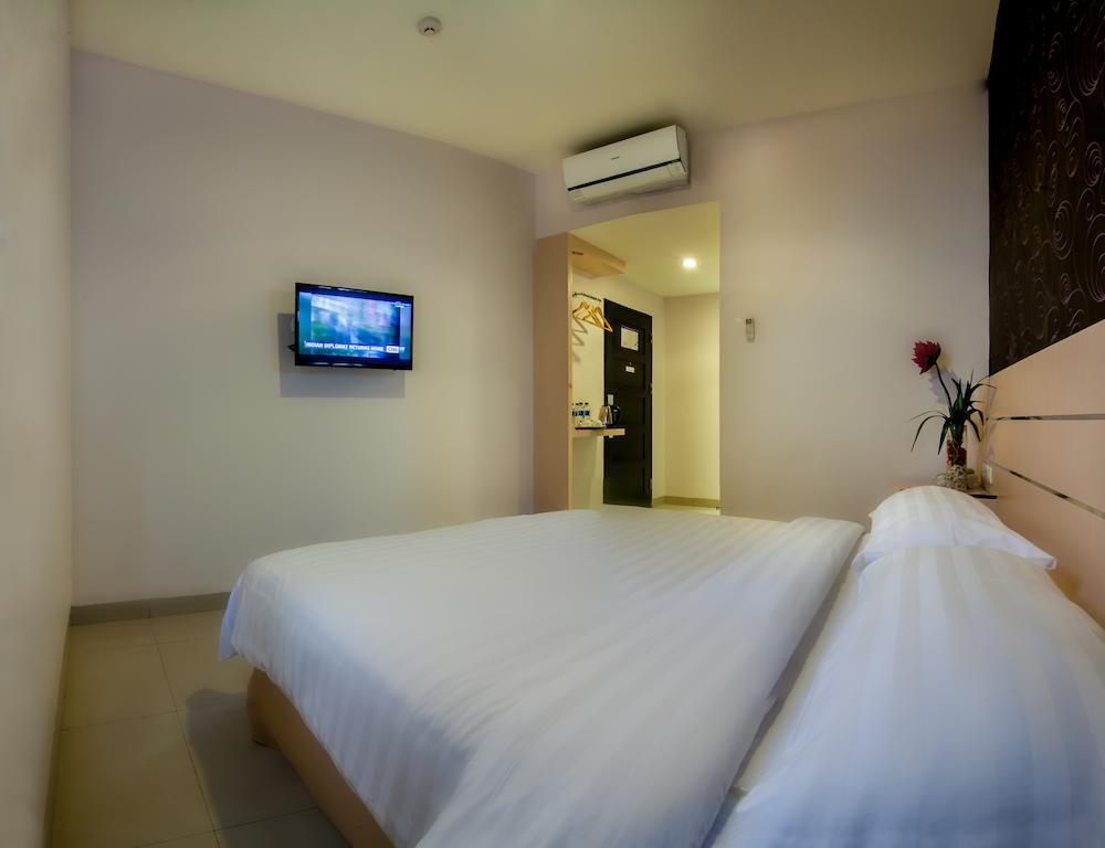 Cordela Hotel Medan Luaran gambar