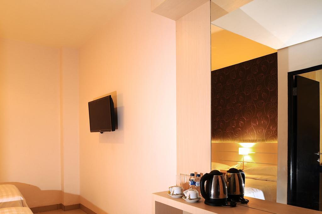 Cordela Hotel Medan Luaran gambar