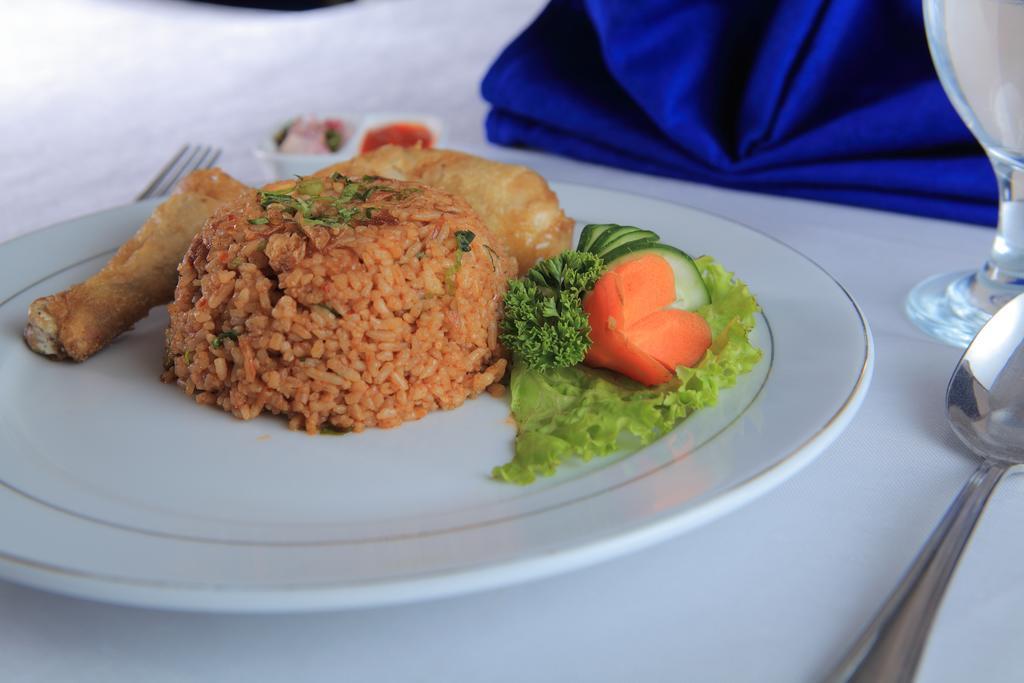 Cordela Hotel Medan Luaran gambar