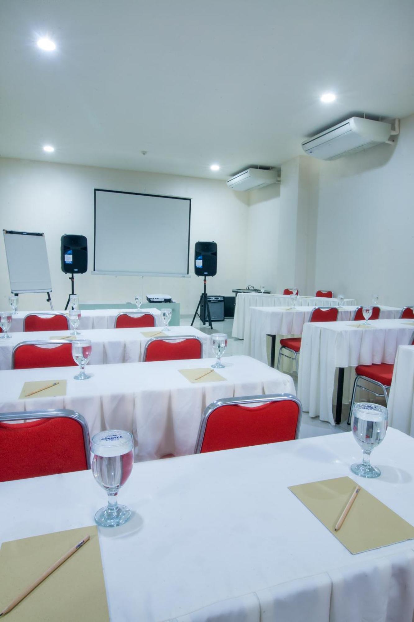 Cordela Hotel Medan Luaran gambar