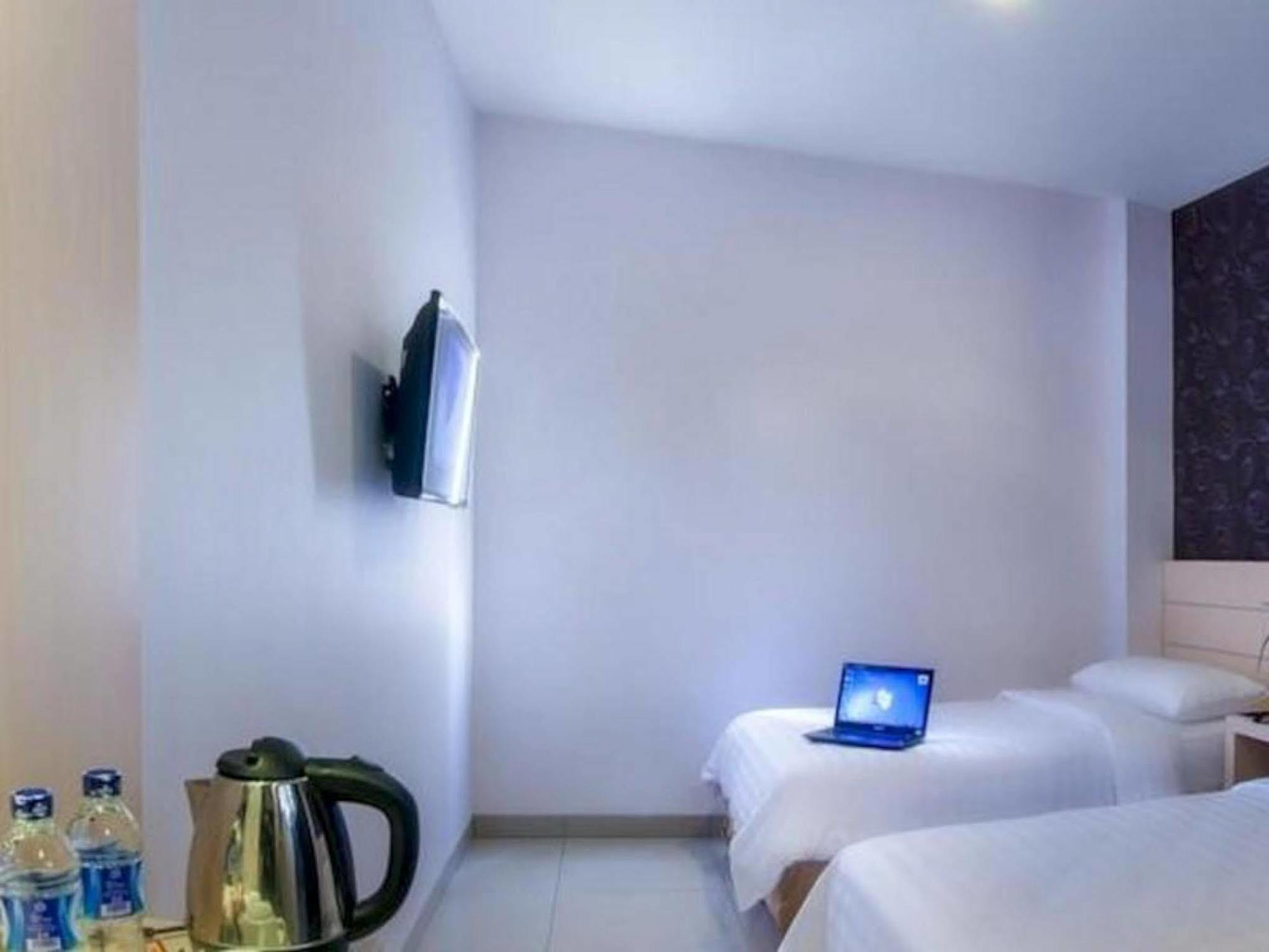 Cordela Hotel Medan Luaran gambar